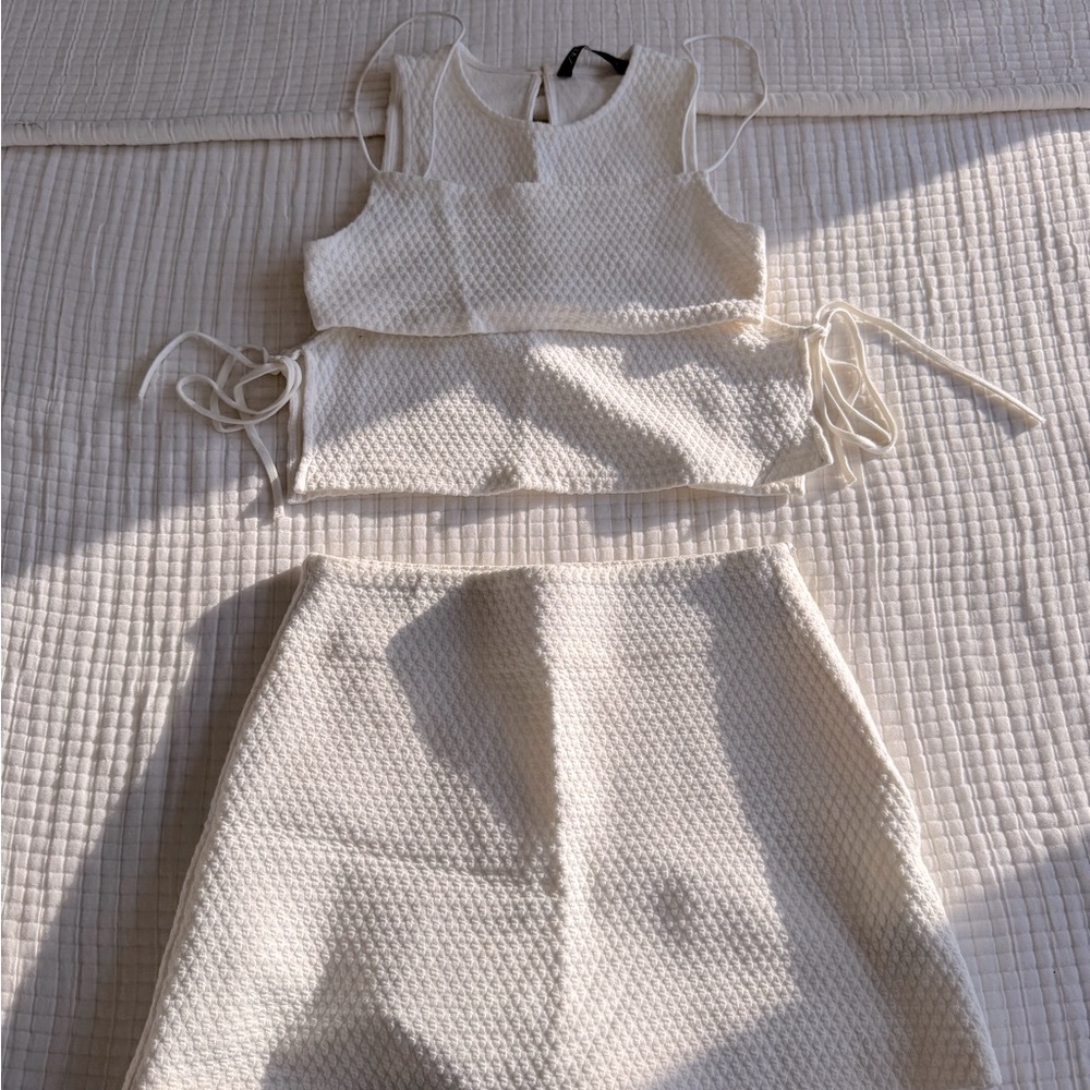 Cream Textured Three-Piece Set